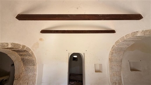 Corpo Di Trulli Con Fabbricati